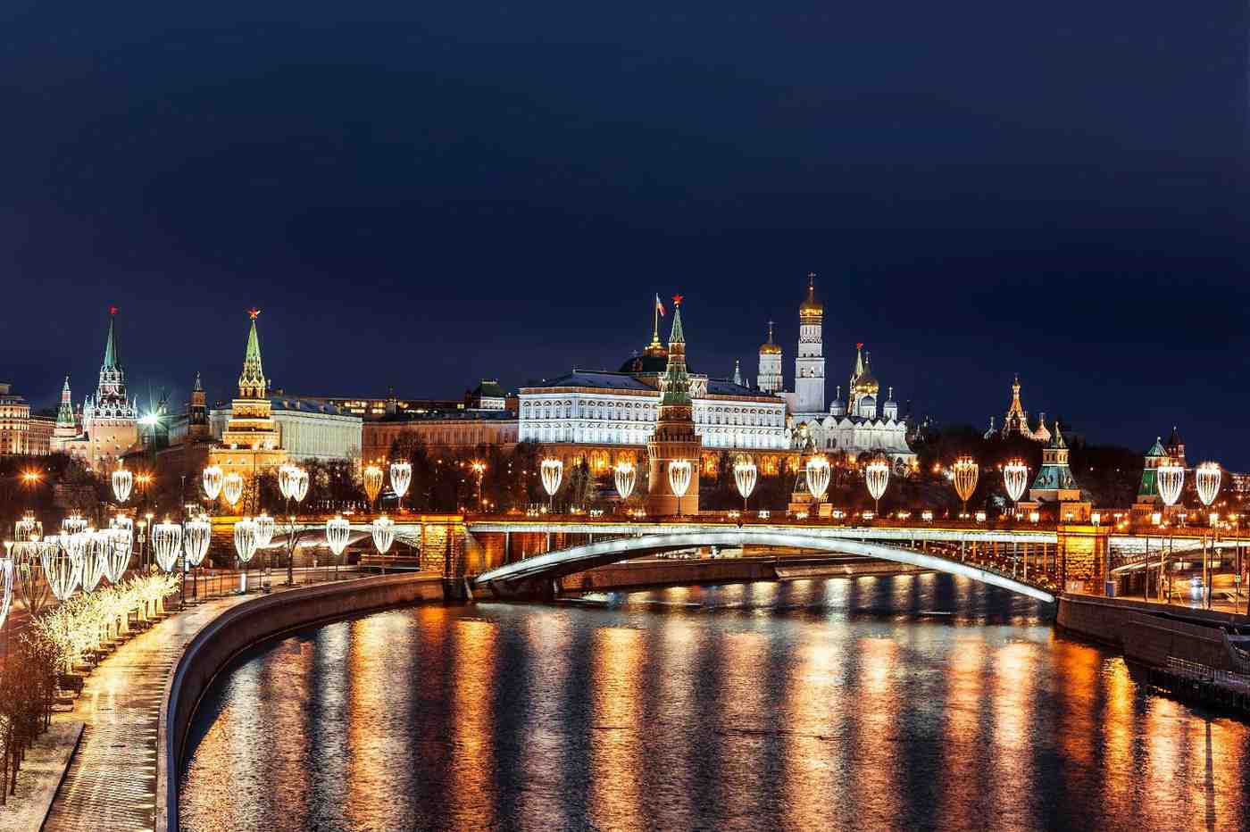 Night View Of The Kremlin And The Big Stone Bridge In Moscow City